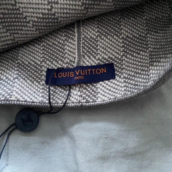 Louis Vuitton Textured Gray Beanie - Picture 3 of 6